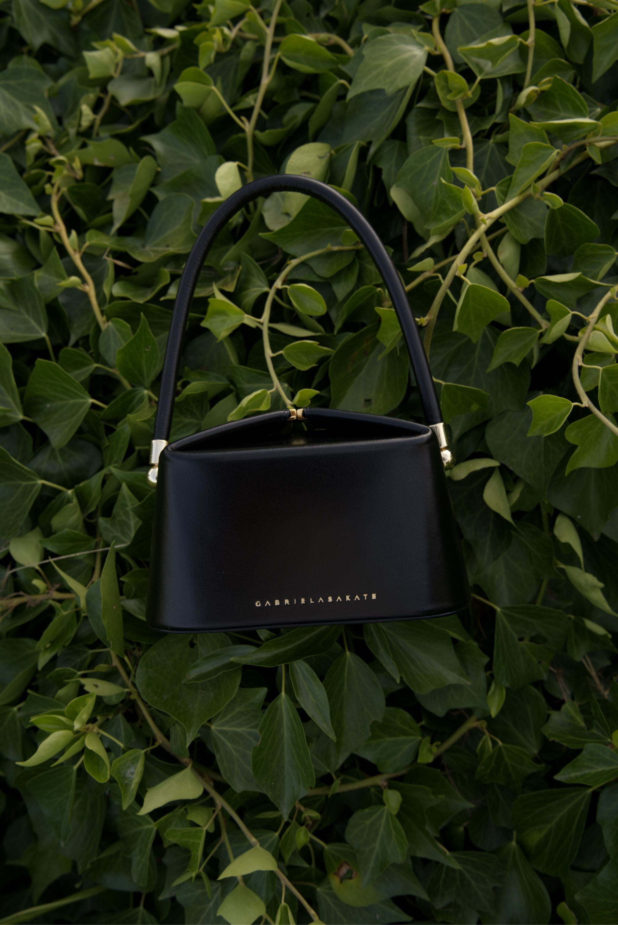 Bolsa Shiu preta - Gabriela Sakate